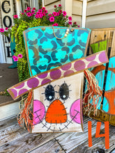 Load image into Gallery viewer, Scarecrow Door Hanger
