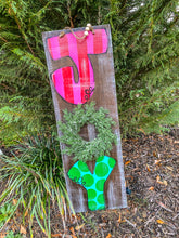Load image into Gallery viewer, Joy Door Hanger w/ wreath
