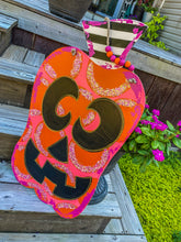 Load image into Gallery viewer, Jack O Lantern Door Hanger
