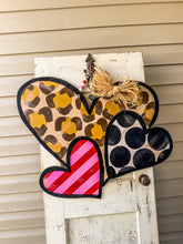 Load image into Gallery viewer, 🖤Valentine’s Triple Heart Door Hanger🖤
