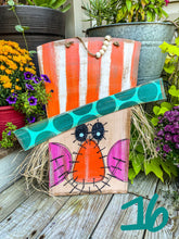 Load image into Gallery viewer, Scarecrow Door Hanger
