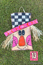 Load image into Gallery viewer, Scarecrow Door Hanger
