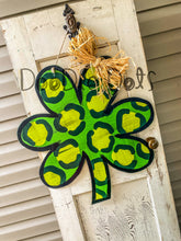Load image into Gallery viewer, 🍀Clover Door Hanger🍀
