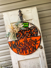 Load image into Gallery viewer, Hello Pumpkin Round Door Hanger
